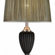 Классическая настольная лампа Wertmark Ticiana WE705.01.304