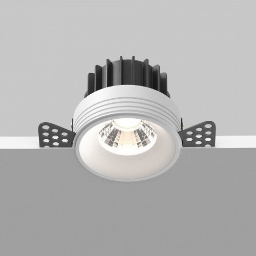 Точечный светильник Maytoni Round DL058-12W4K-TRS-W