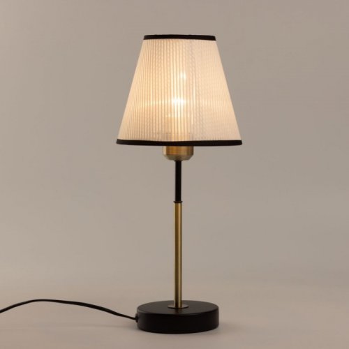 Интерьерная настольная лампа DeMarkt Конрад 667034401