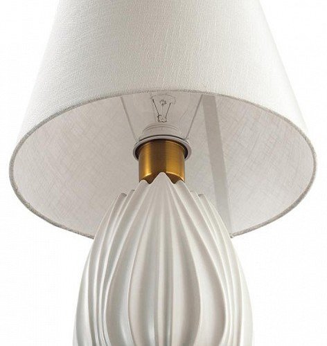 Интерьерная настольная лампа Lumion Sona 8121/1T