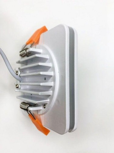 Встраиваемый светодиодный светильник Elvan VLS-109SQ-18W-NH-Wh Встраиваемый светодиодный светильник Elvan VLS-109SQ-18W-NH-Wh