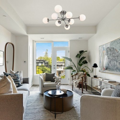 Люстра на штанге Escada ES0000070 Люстра на штанге Escada ES0000070