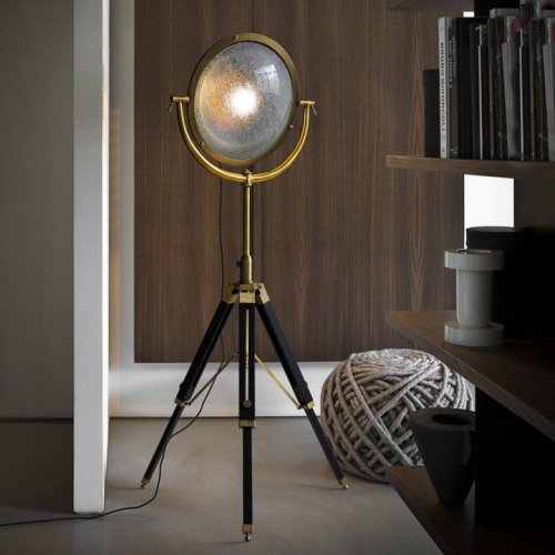 Торшер TRIPOD01
