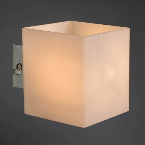 Настенный светильник Arte Lamp Cubo A7864AP-1WH Настенный светильник Arte Lamp Cubo A7864AP-1WH