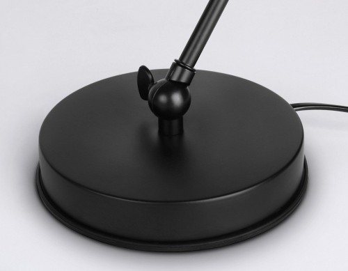 Интерьерная настольная лампа Ambrella light TRADITIONAL TR8153