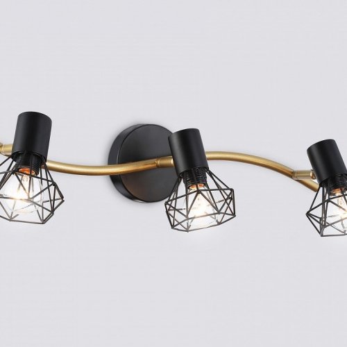 Настенно-потолочный спот Ambrella light TRADITIONAL TR8657 Настенно-потолочный спот Ambrella light TRADITIONAL TR8657