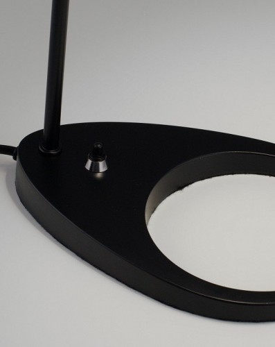 Настольная лампа офисная Moderli Turin V11333-1T