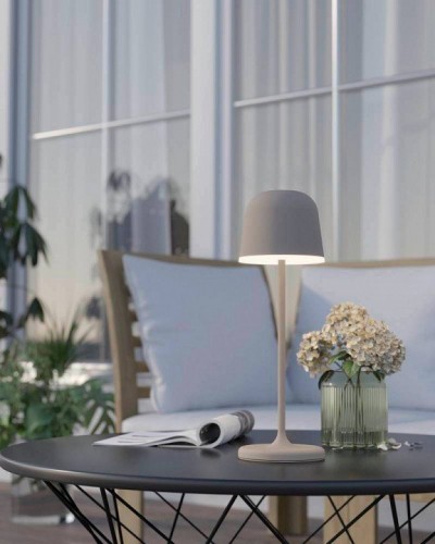 Настольная светодиодная лампа Eglo Mannera 900461