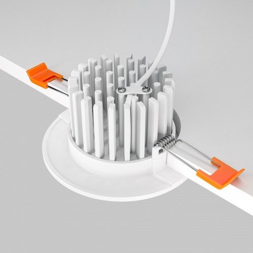 Встраиваемый светодиодный светильник Maytoni Zen DL038-2-L7W Встраиваемый светодиодный светильник Maytoni Zen DL038-2-L7W