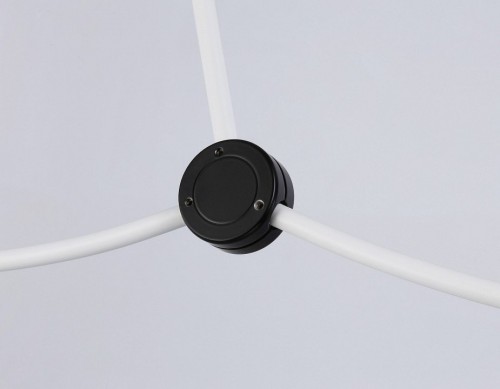 Потолочная люстра Ambrella light Traditional TR2566