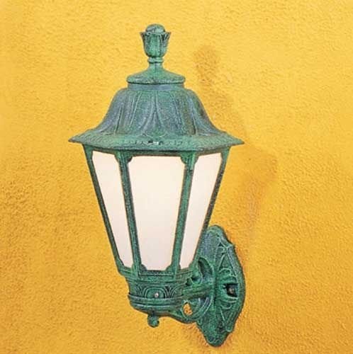 Настенный светильник уличный Rut E26.131.000.VYE27 Настенный светильник уличный Rut E26.131.000.VYE27