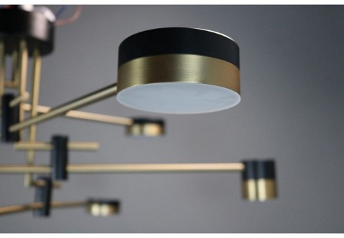 Потолочная люстра Zortes Lunar ZRS.1805.08