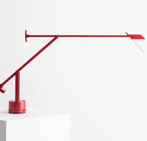 Офисная настольная лампа Artemide Tizio A009060