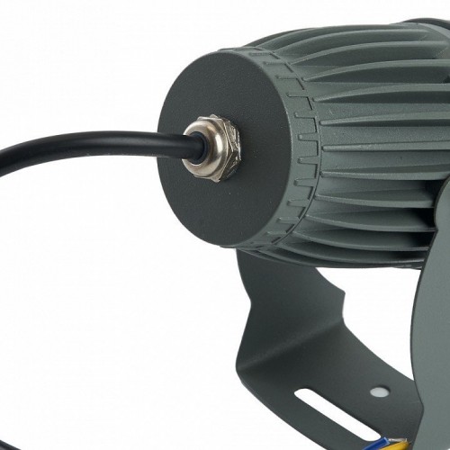 Светодиодный прожектор Feron LL-825 8W 6400K 48497 Светодиодный прожектор Feron LL-825 8W 6400K 48497