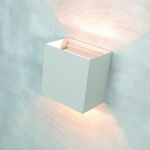 Уличный настенный светодиодный светильник Mantra Davos 7436