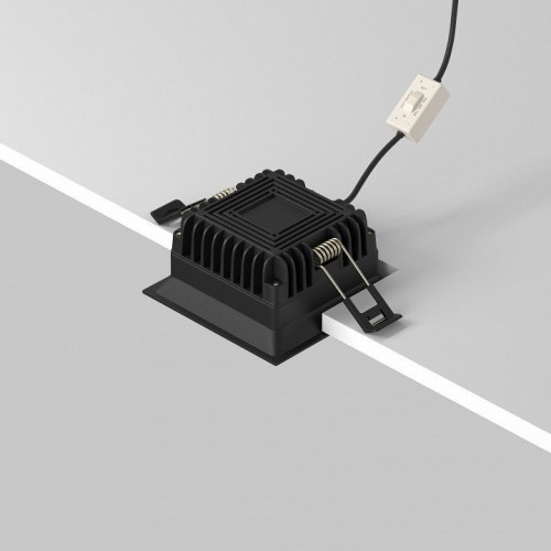 Точечный светильник Maytoni Okno DL056-8W3-4-6K-B