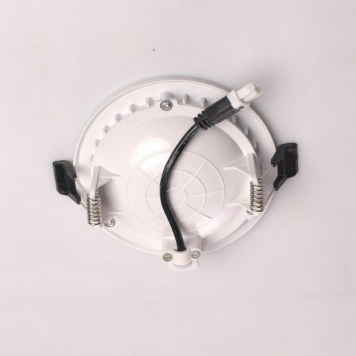 Встраиваемый светодиодный светильник DeMarkt Стаут 7 702012001 Встраиваемый светодиодный светильник DeMarkt Стаут 7 702012001