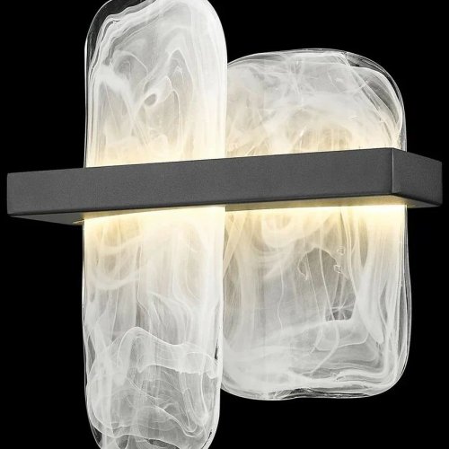 Настенный светильник Wertmark Nelly WE158.02.601