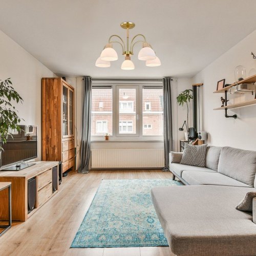 Люстра на штанге Escada ES0000061 Люстра на штанге Escada ES0000061